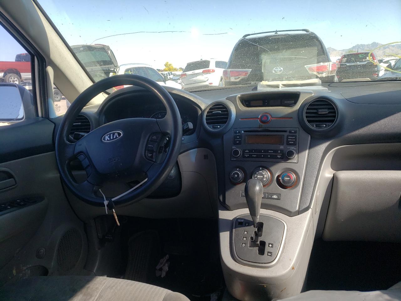 Photo 9 from auction – 2008 KIA RONDO BASE with VIN KNAFG525987175360