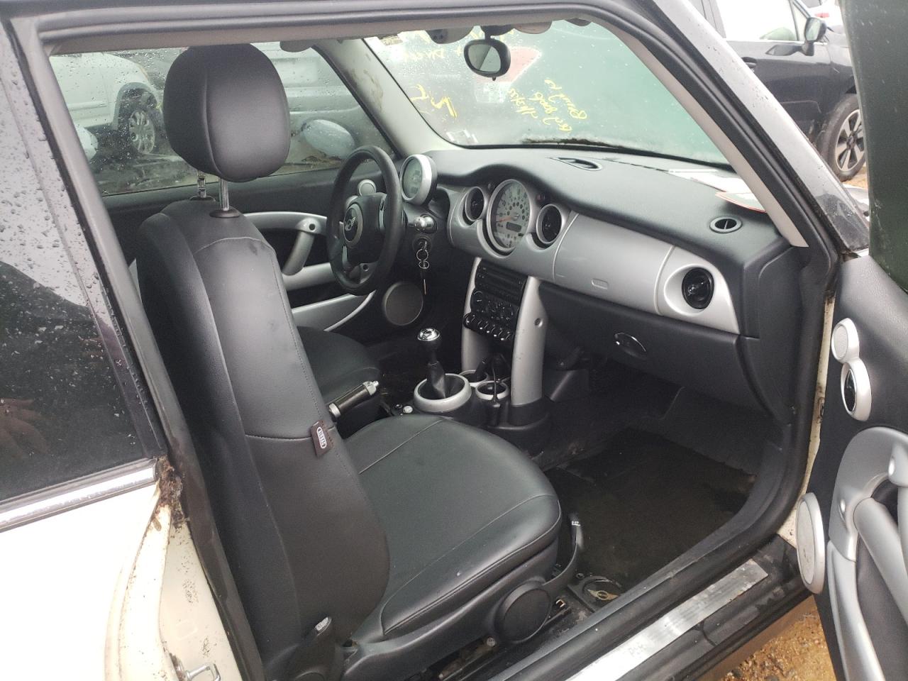 Photo 5 from auction – 2004 MINI COOPER with VIN WMWRC33494TC54745