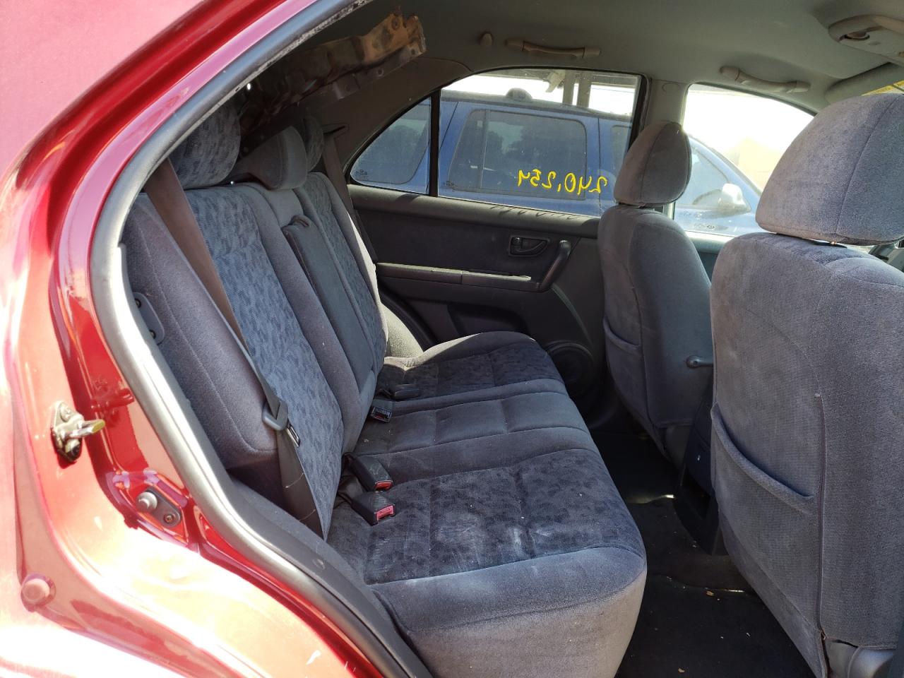 Photo 6 from auction – 2003 KIA SORENTO EX with VIN KNDJD733635160494