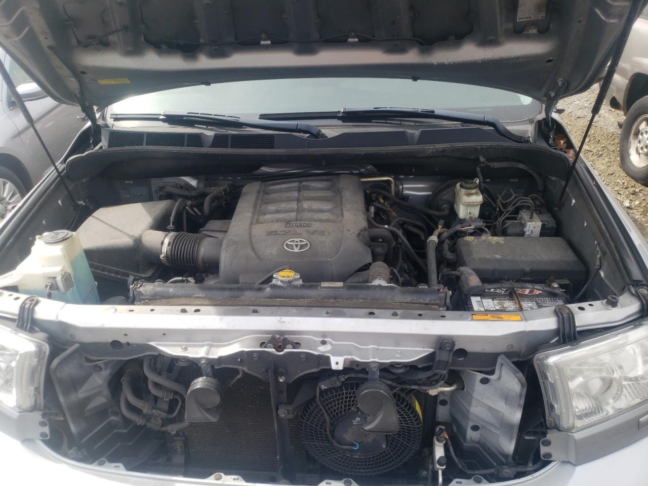 Photo 7 from auction – 2011 TOYOTA SEQUOIA PL with VIN 5TDDY5G18BS043541