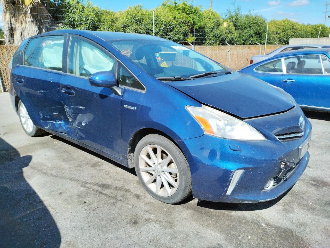 TOYOTA PRIUS V 2013 with VIN JTDZN3EU5D3228182 - Photo from auction