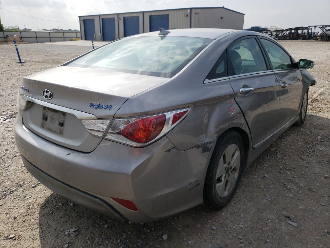 Photo 4 from auction – 2012 HYUNDAI SONATA HYB with VIN KMHEC4A42CA029435