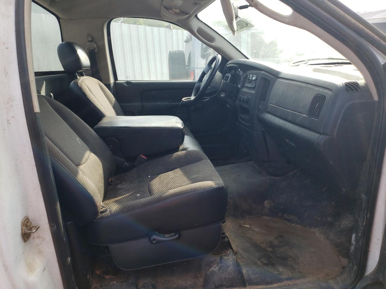 Photo 5 from auction – 2005 DODGE RAM 1500 S with VIN 1D7HA16N55J641709