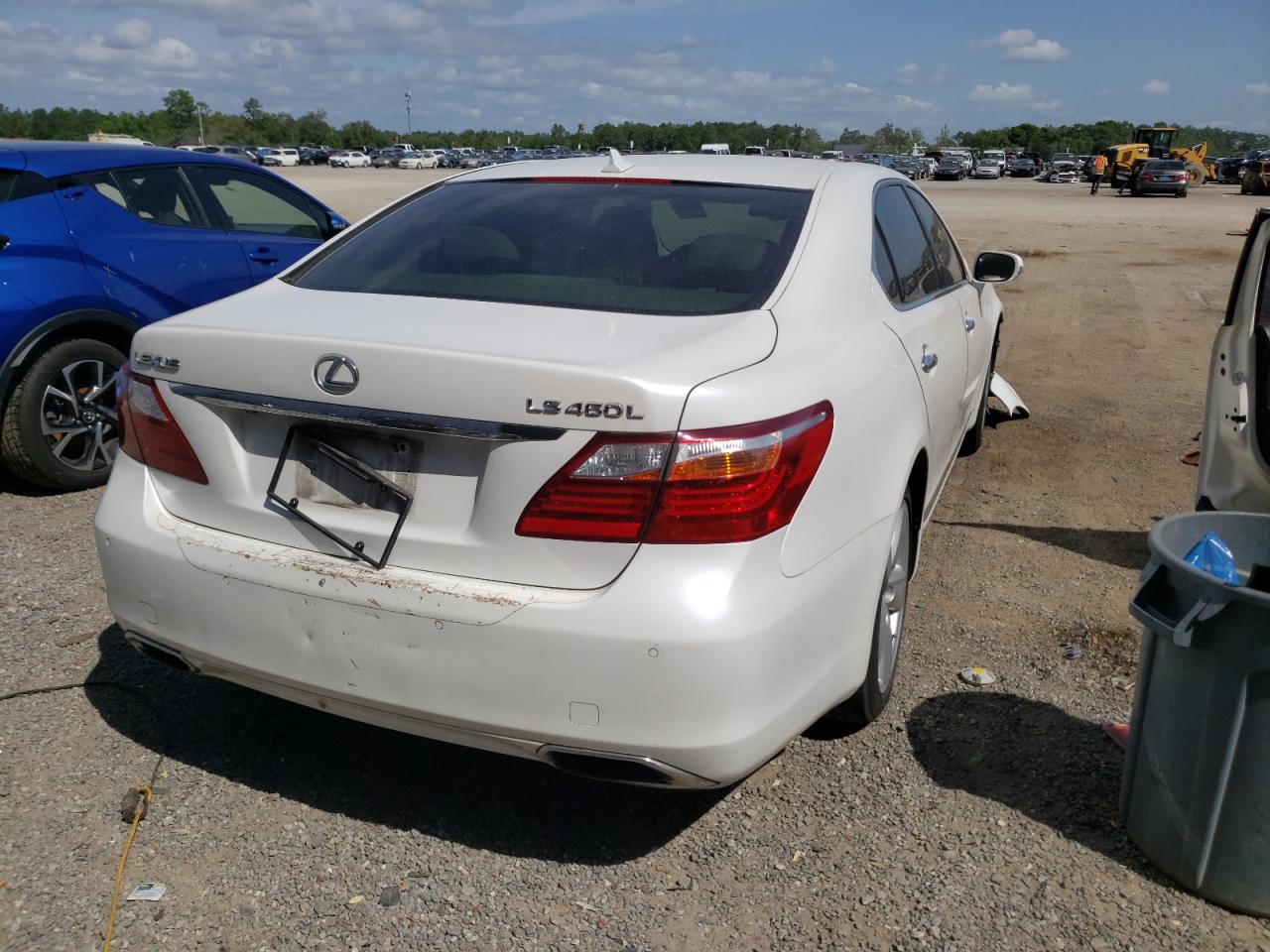 Photo 4 from auction – 2010 LEXUS LS 460L with VIN JTHGL5EF2A5041538