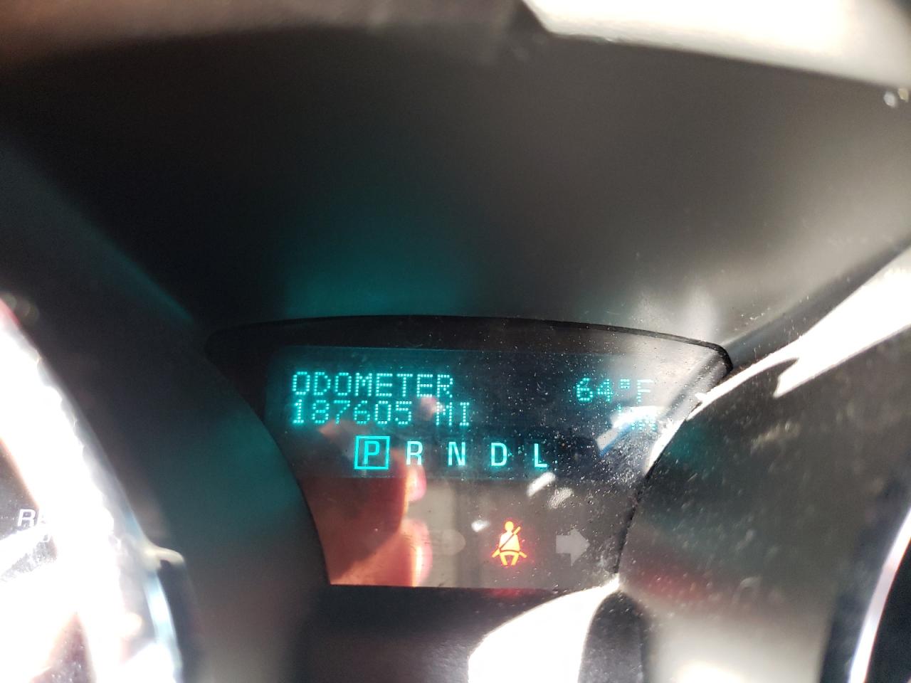 Photo 8 from auction – 2009 CHEVROLET TRAVERSE L with VIN 1GNEV23D29S165400