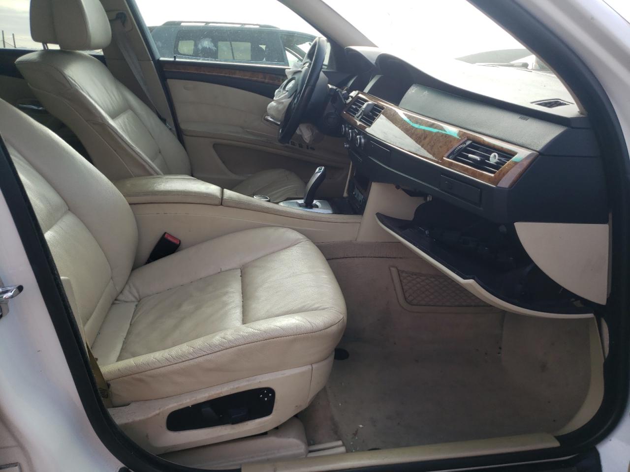 Photo 5 from auction – 2008 BMW 528 I with VIN WBANU53518CT15623