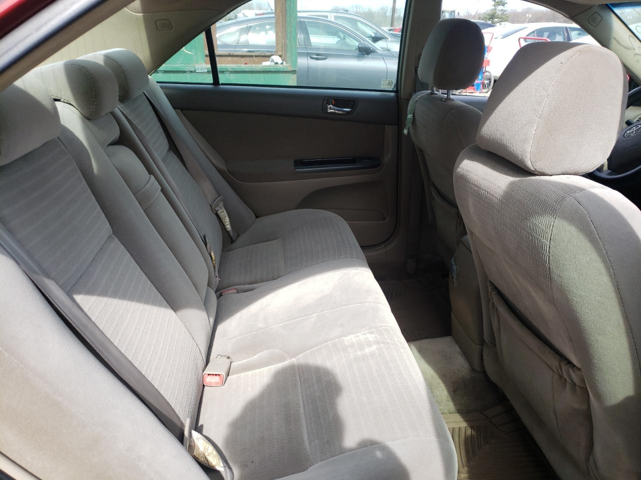 Photo 6 from auction – 2005 TOYOTA CAMRY LE with VIN 4T1BE30K85U083735