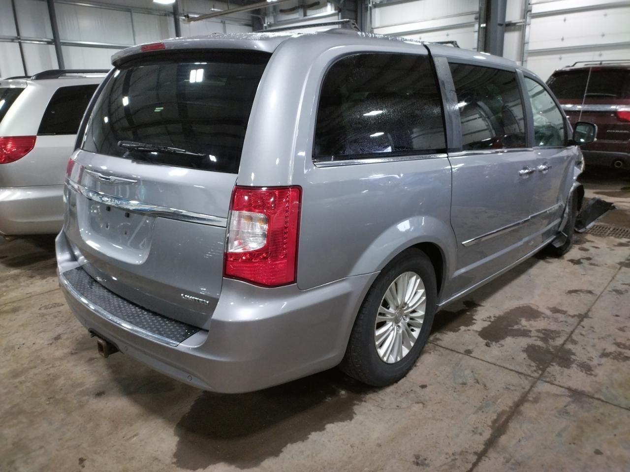 Photo 4 from auction – 2014 CHRYSLER TOWN & COU with VIN 2C4RC1GG0ER377867