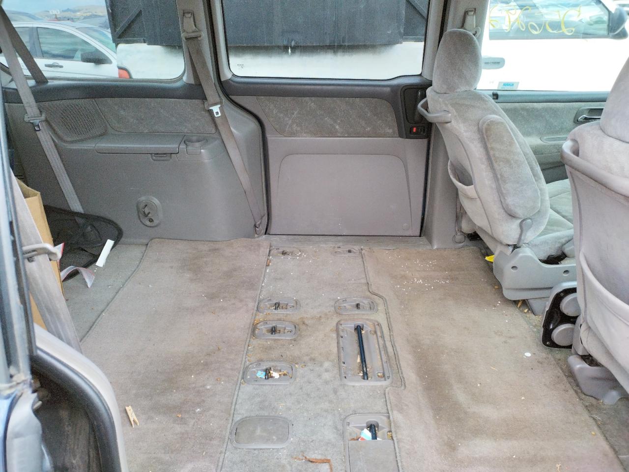 Photo 6 from auction – 2004 HONDA ODYSSEY EX with VIN 5FNRL188X4B106963
