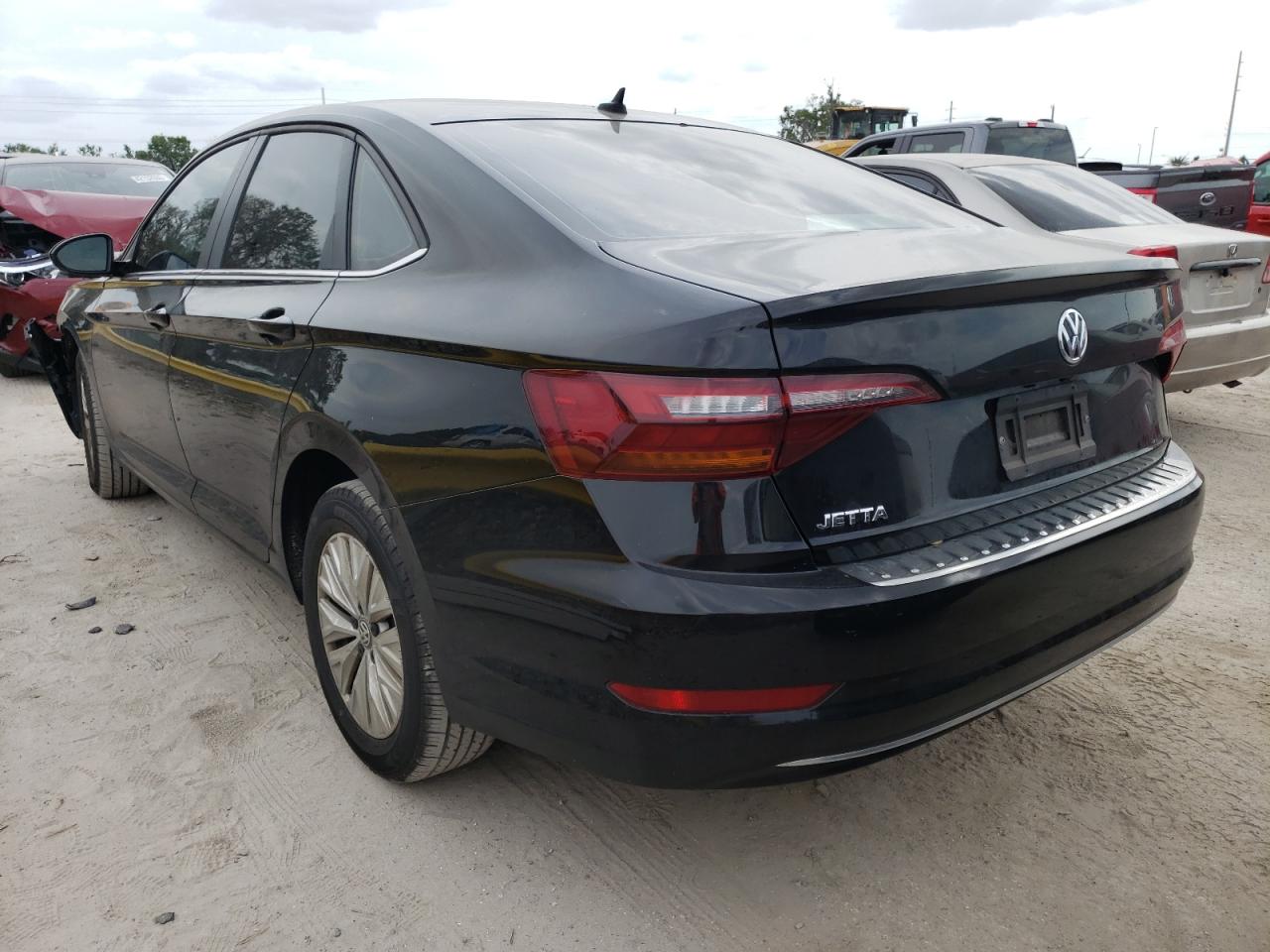 Photo 3 from auction – 2019 VOLKSWAGEN JETTA S with VIN 3VWCB7BU5KM242571