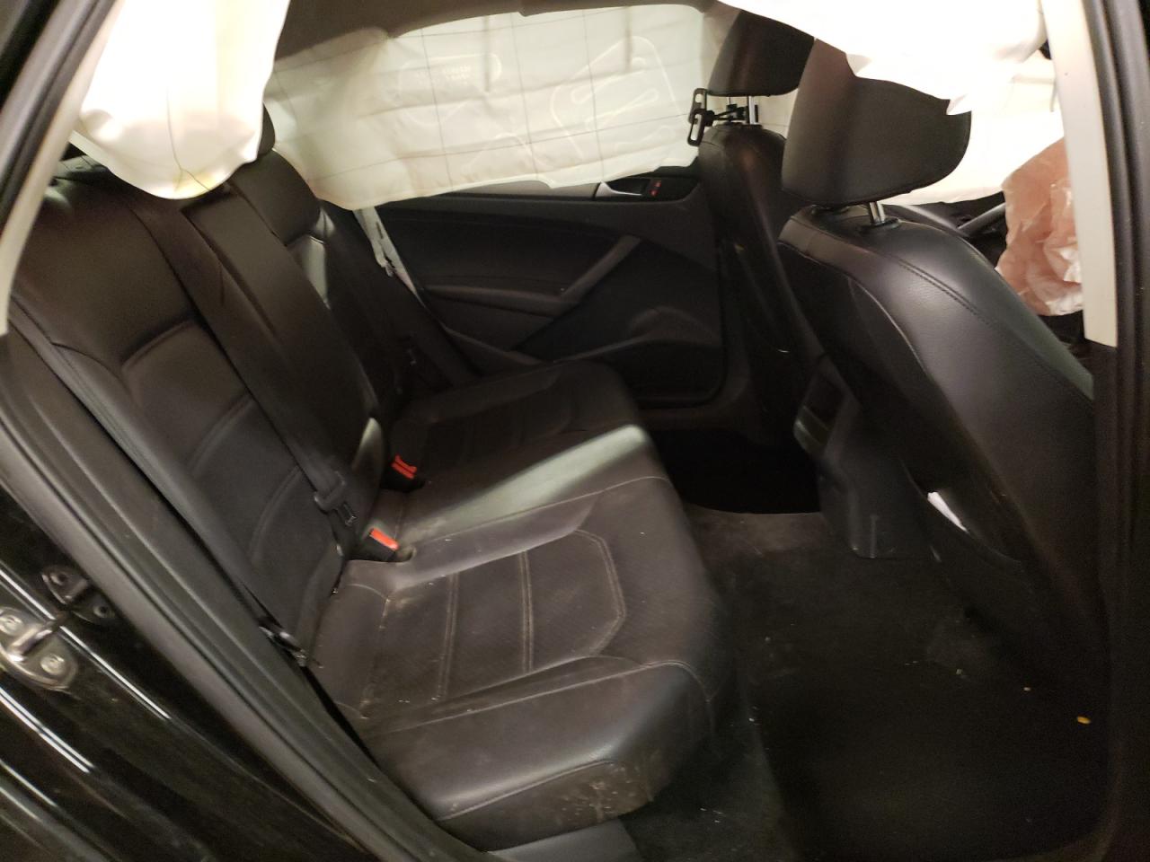 Photo 6 from auction – 2014 VOLKSWAGEN PASSAT S with VIN 1VWAT7A32EC098402