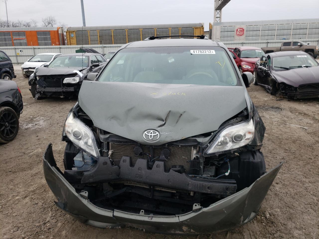 Photo 9 from auction – 2014 TOYOTA SIENNA LE with VIN 5TDKK3DC1ES417964