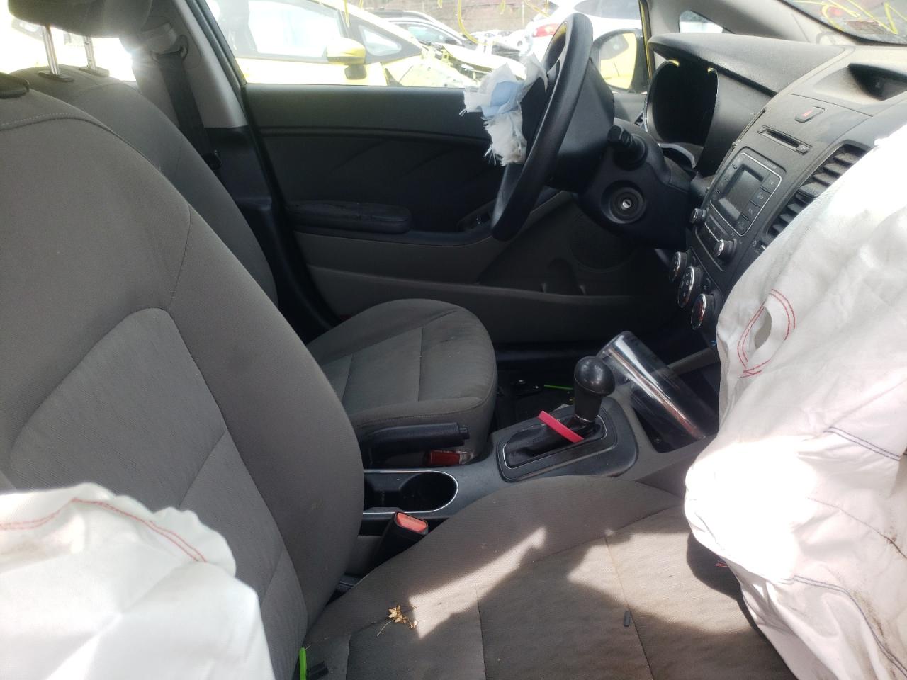Photo 5 from auction – 2015 KIA FORTE LX with VIN KNAFK4A64F5290654