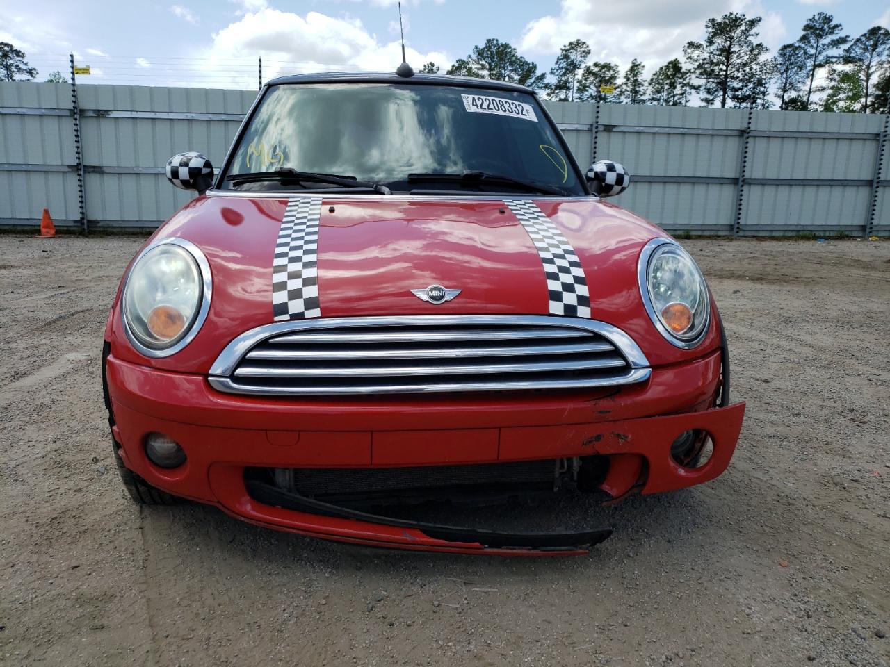 Photo 9 from auction – 2009 MINI COOPER with VIN WMWMR33599TU96375