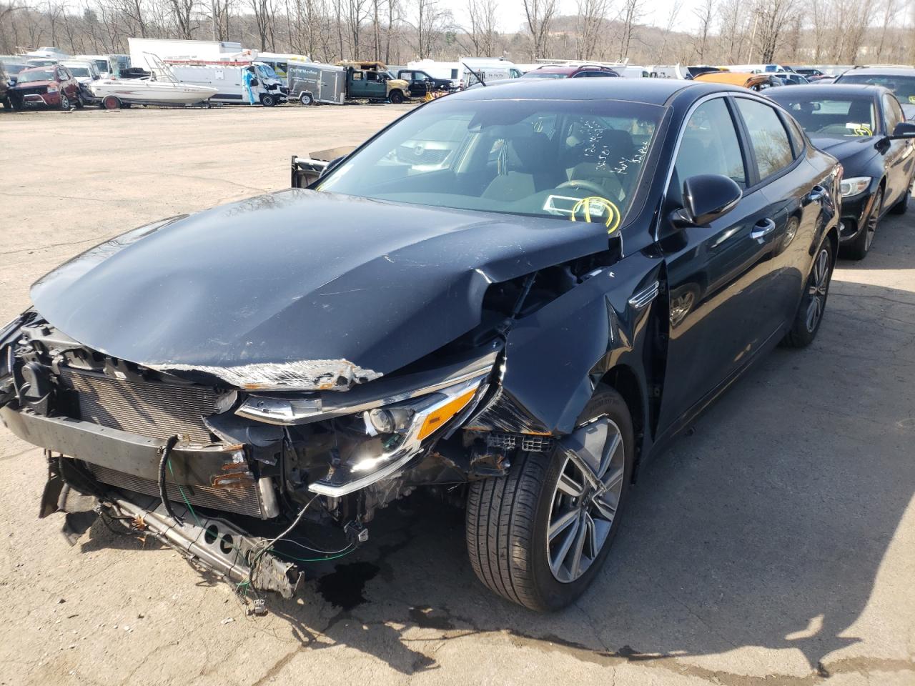 Photo 2 from auction – 2019 KIA OPTIMA LX with VIN 5XXGT4L32KG352002