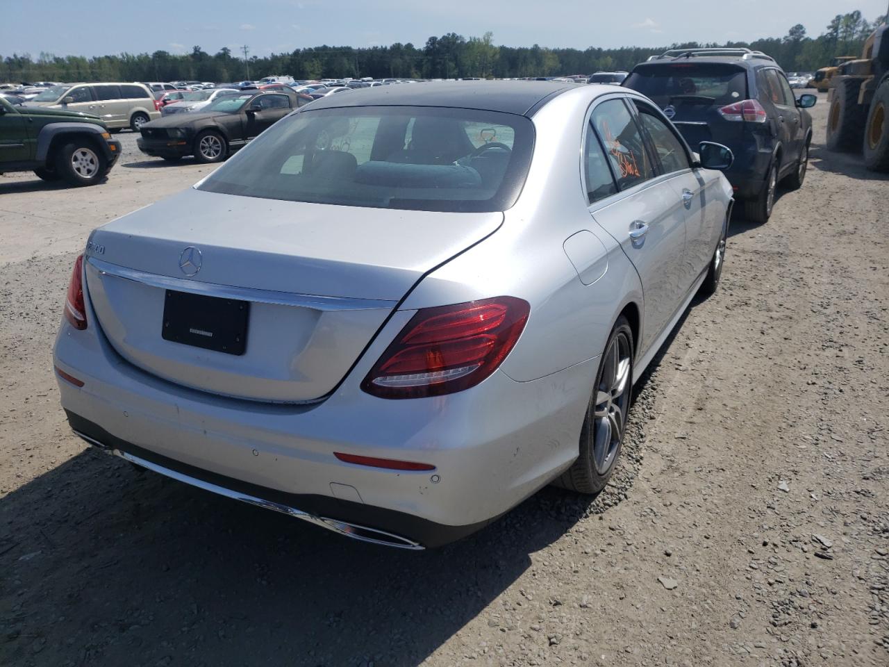 Photo 4 from auction – 2017 MERCEDES-BENZ E 300 with VIN WDDZF4JB2HA194894