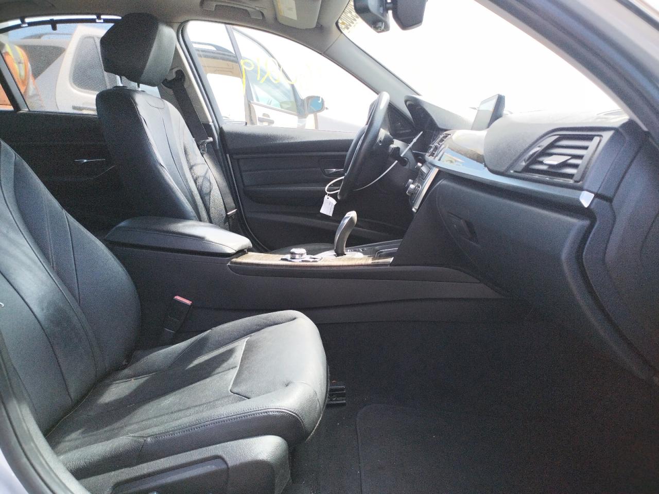 Photo 5 from auction – 2012 BMW 328 I with VIN WBA3A5C52CFJ88744