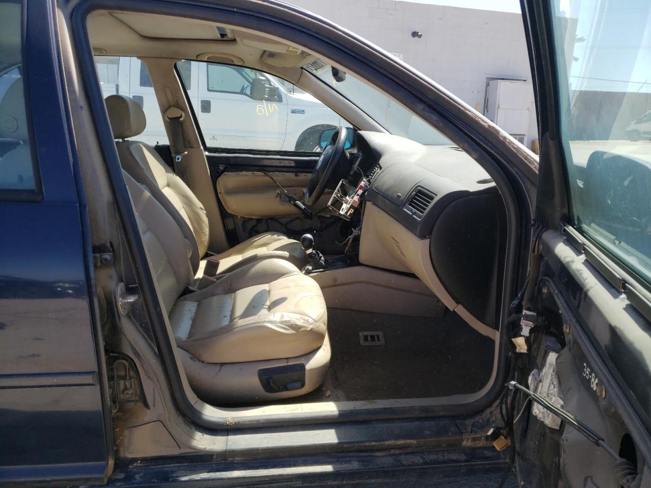 Photo 5 from auction – 2000 VOLKSWAGEN JETTA GLX with VIN 3VWTE29M6YM148787