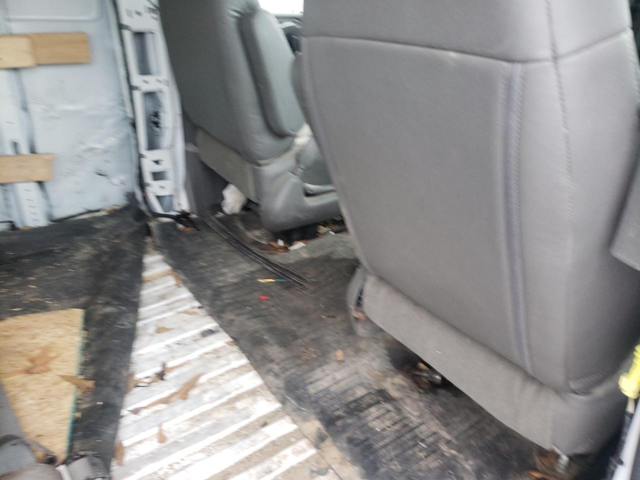 Photo 6 from auction – 2016 GMC SAVANA G25 with VIN 1GTW7AFF0G1901543