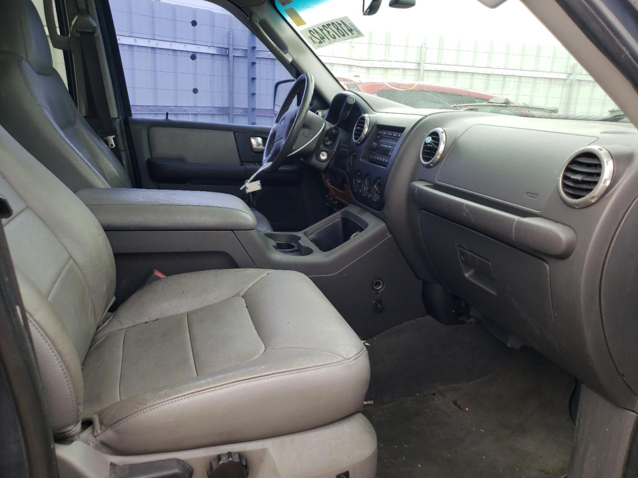 Photo 5 from auction – 2003 FORD EXPEDITION with VIN 1FMFU16W73LC03577