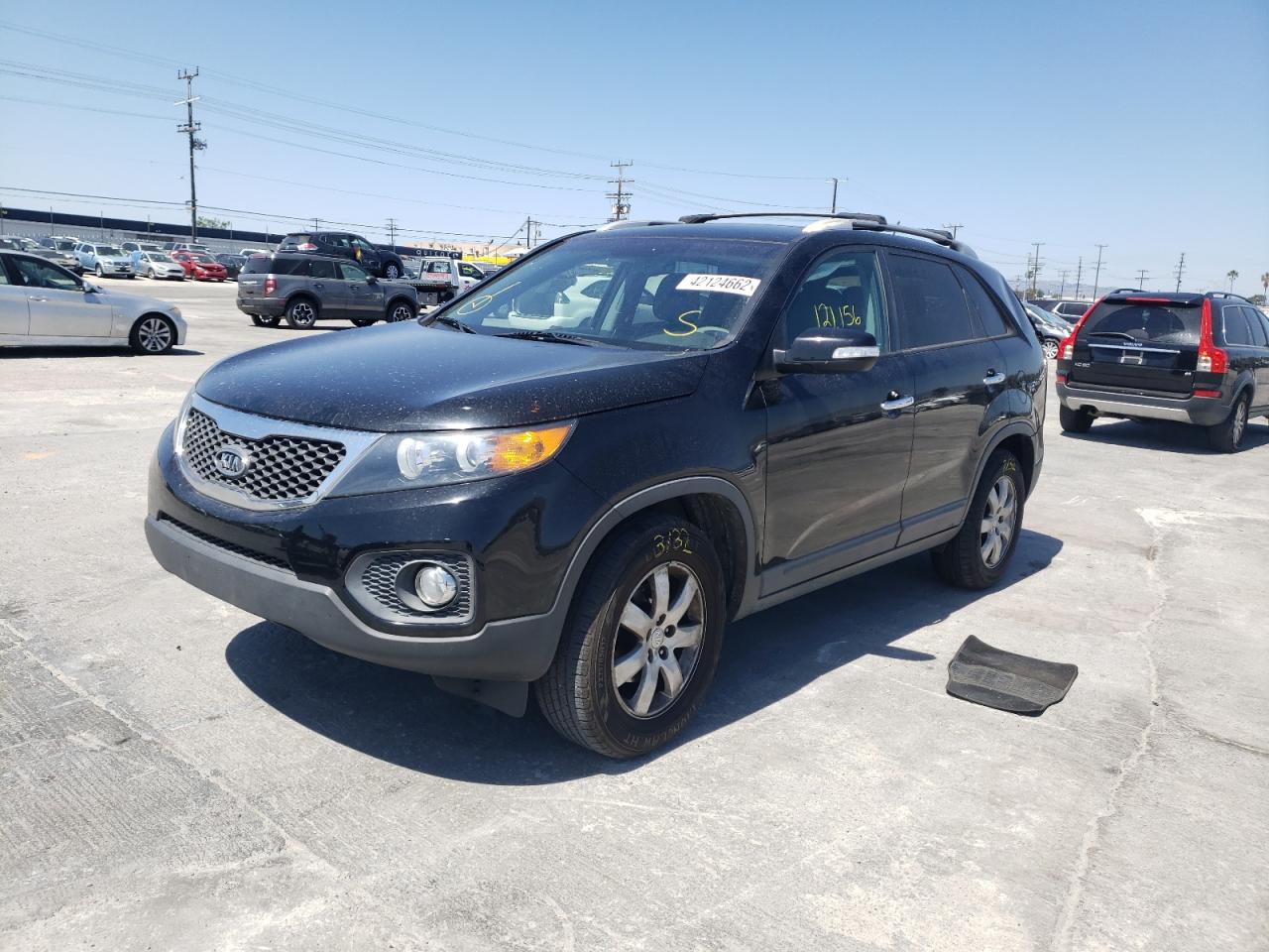 Photo 2 from auction – 2013 KIA SORENTO LX with VIN 5XYKT4A61DG325928