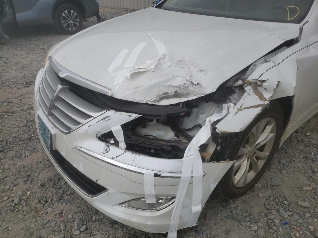 Photo 9 from auction – 2013 HYUNDAI GENESIS 3. with VIN KMHGC4DD5DU227432