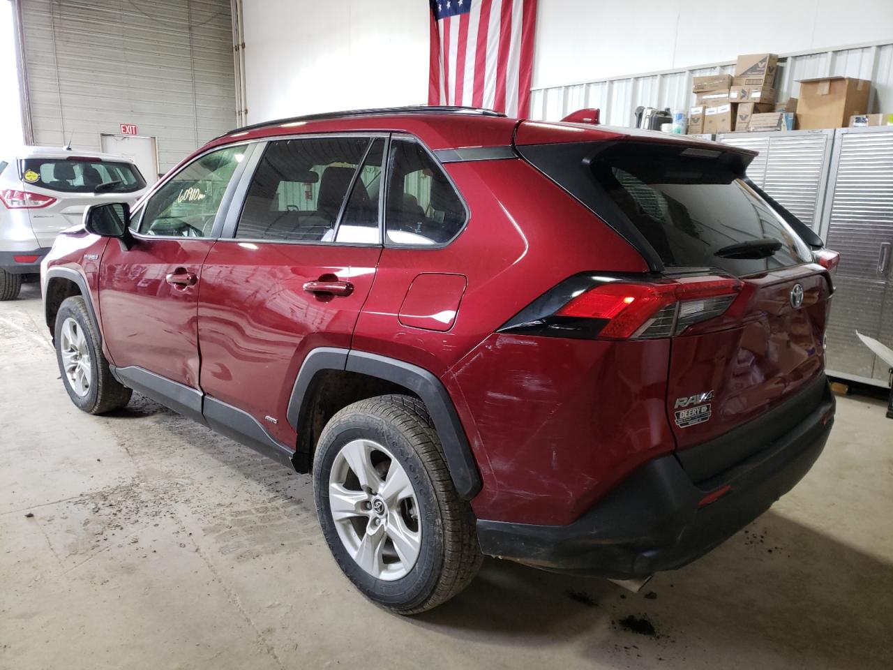 Photo 3 from auction – 2019 TOYOTA RAV4 LE with VIN JTMLWRFV5KD023143