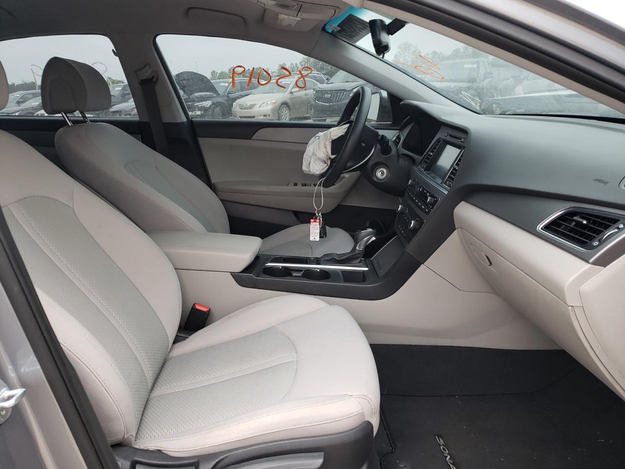 Photo 5 from auction – 2016 HYUNDAI SONATA SE with VIN 5NPE24AF3GH310862
