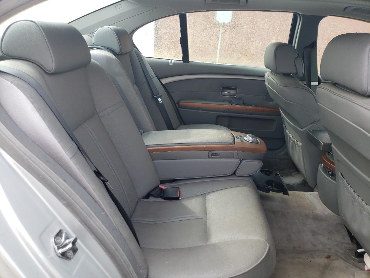 Photo 6 from auction – 2006 BMW 750 LI with VIN WBAHN83526DT39531