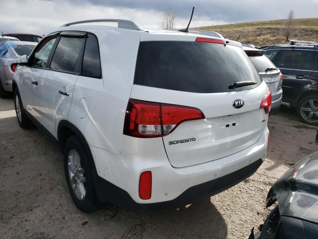 Photo 3 from auction – 2015 KIA SORENTO LX with VIN 5XYKTDA64FG561394
