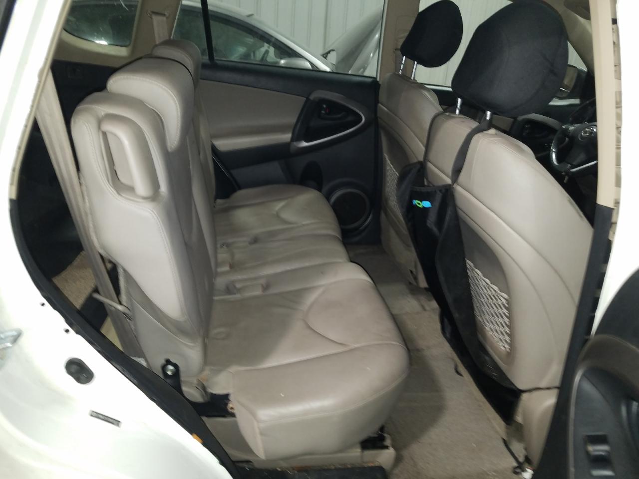 Photo 6 from auction – 2008 TOYOTA RAV4 LIMIT with VIN JTMBK31V785058278