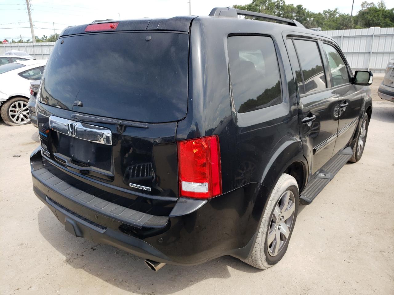 Photo 4 from auction – 2012 HONDA PILOT TOUR with VIN 5FNYF3H94CB007576