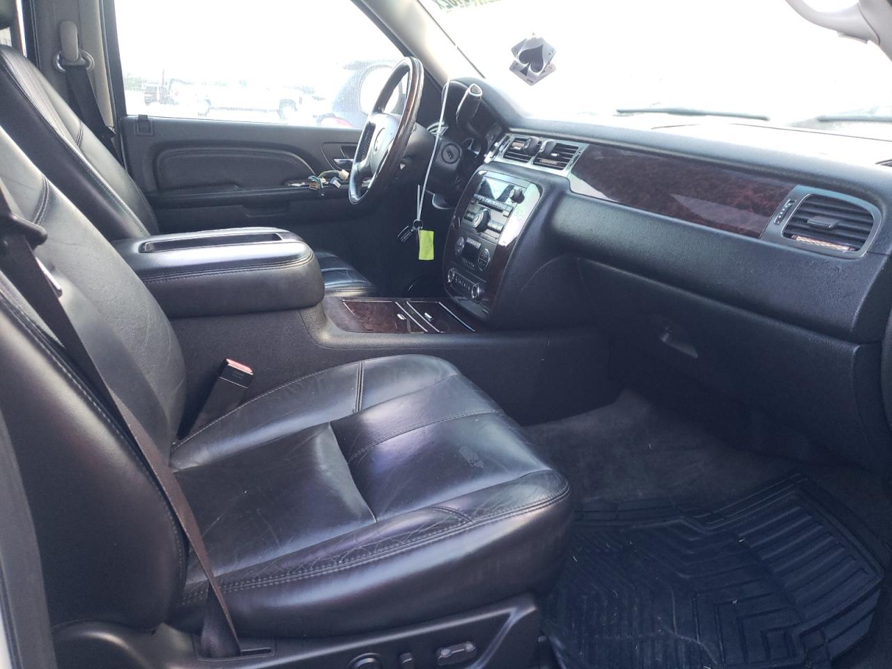 Photo 5 from auction – 2007 GMC YUKON DENA with VIN 1GKFK638X7J141708