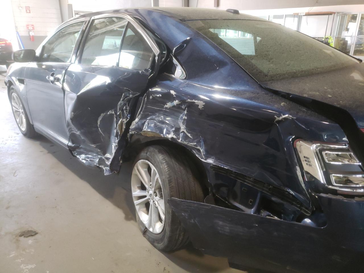Photo 9 from auction – 2017 FORD TAURUS SEL with VIN 1FAHP2E85HG118238