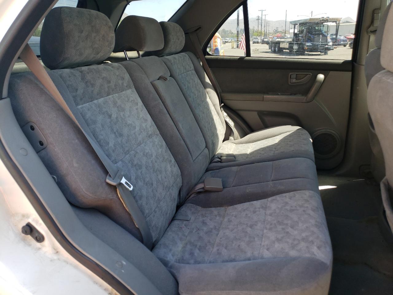 Photo 6 from auction – 2005 KIA SORENTO EX with VIN KNDJC733855382461