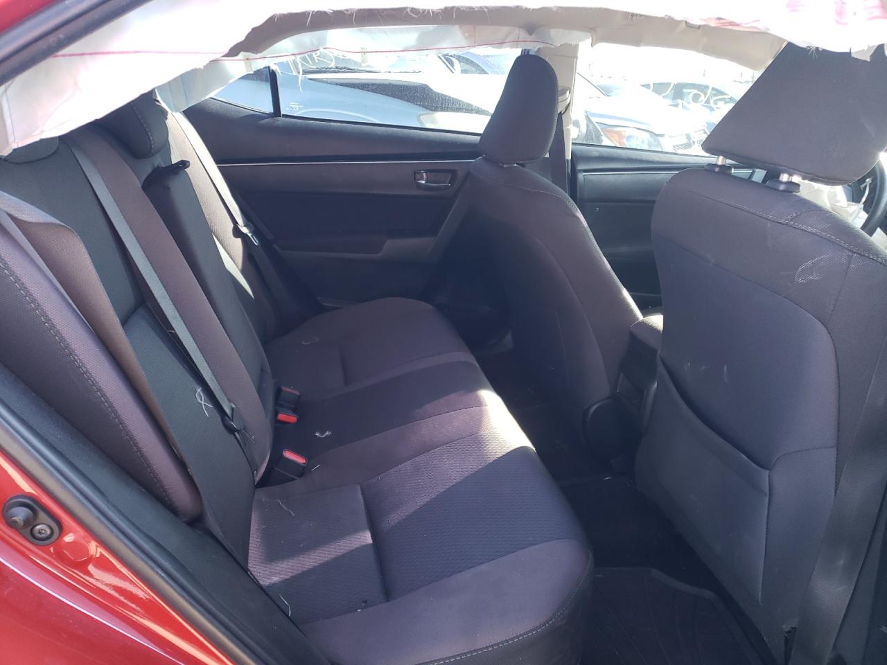 Photo 6 from auction – 2018 TOYOTA COROLLA L with VIN 5YFBURHEXJP752362