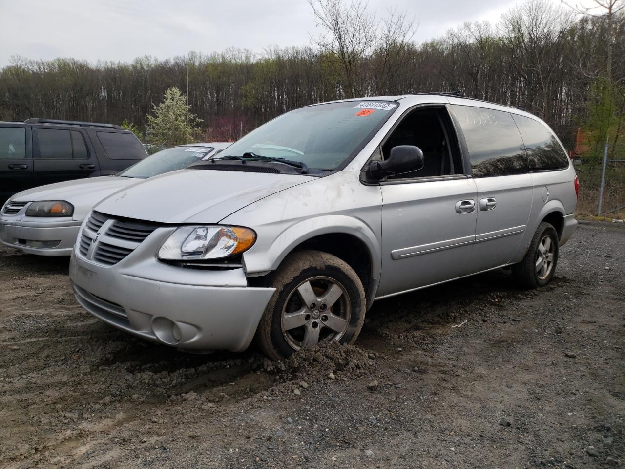 Photo 2 from auction – 2005 DODGE GRAND CARA with VIN 2D4GP44L95R376699