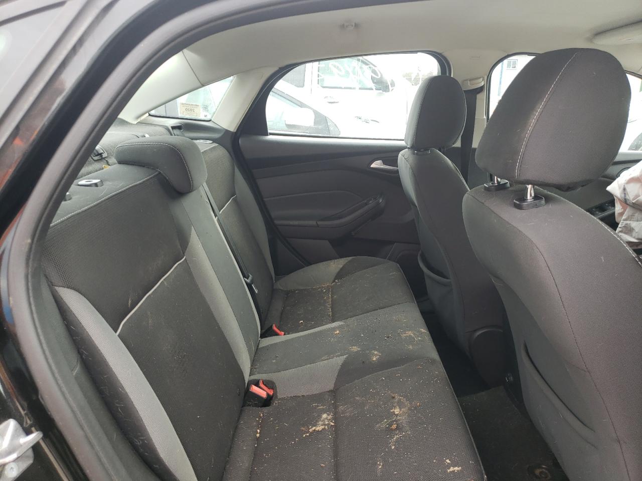 Photo 6 from auction – 2014 FORD FOCUS SE with VIN 1FADP3F29EL395198