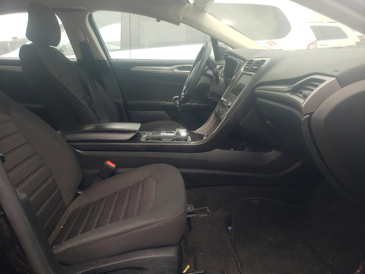 Photo 5 from auction – 2020 FORD FUSION SE with VIN 3FA6P0HD6LR228494