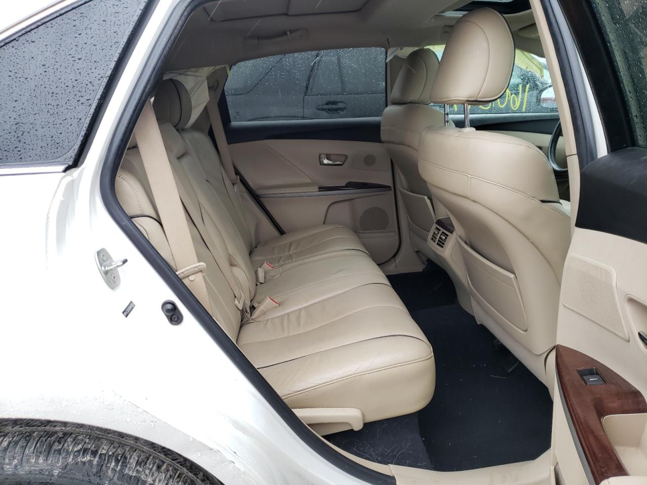 Photo 6 from auction – 2010 TOYOTA VENZA with VIN 4T3ZK3BBXAU028404