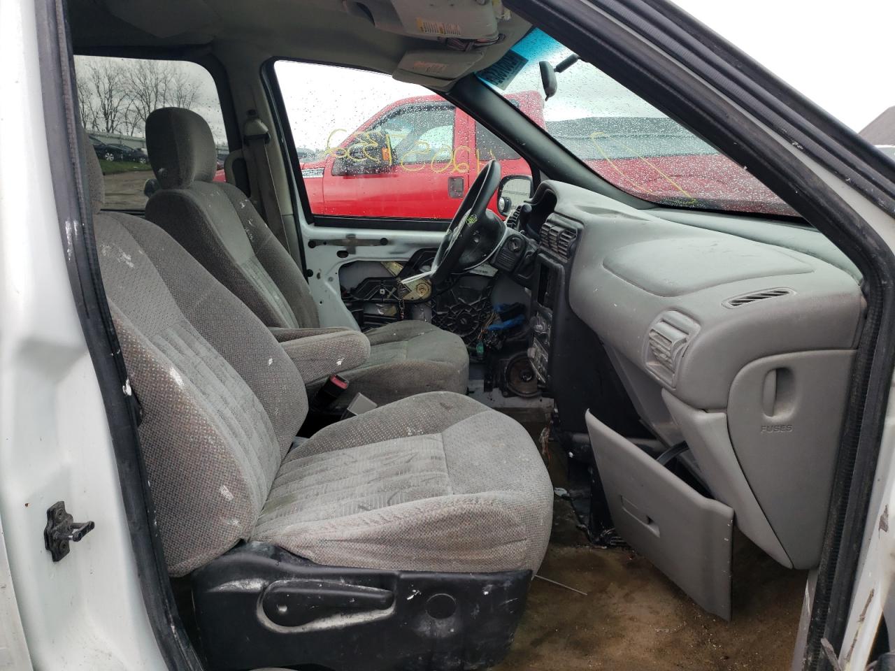 Photo 5 from auction – 2004 PONTIAC MONTANA with VIN 1GMDX03E34D101323