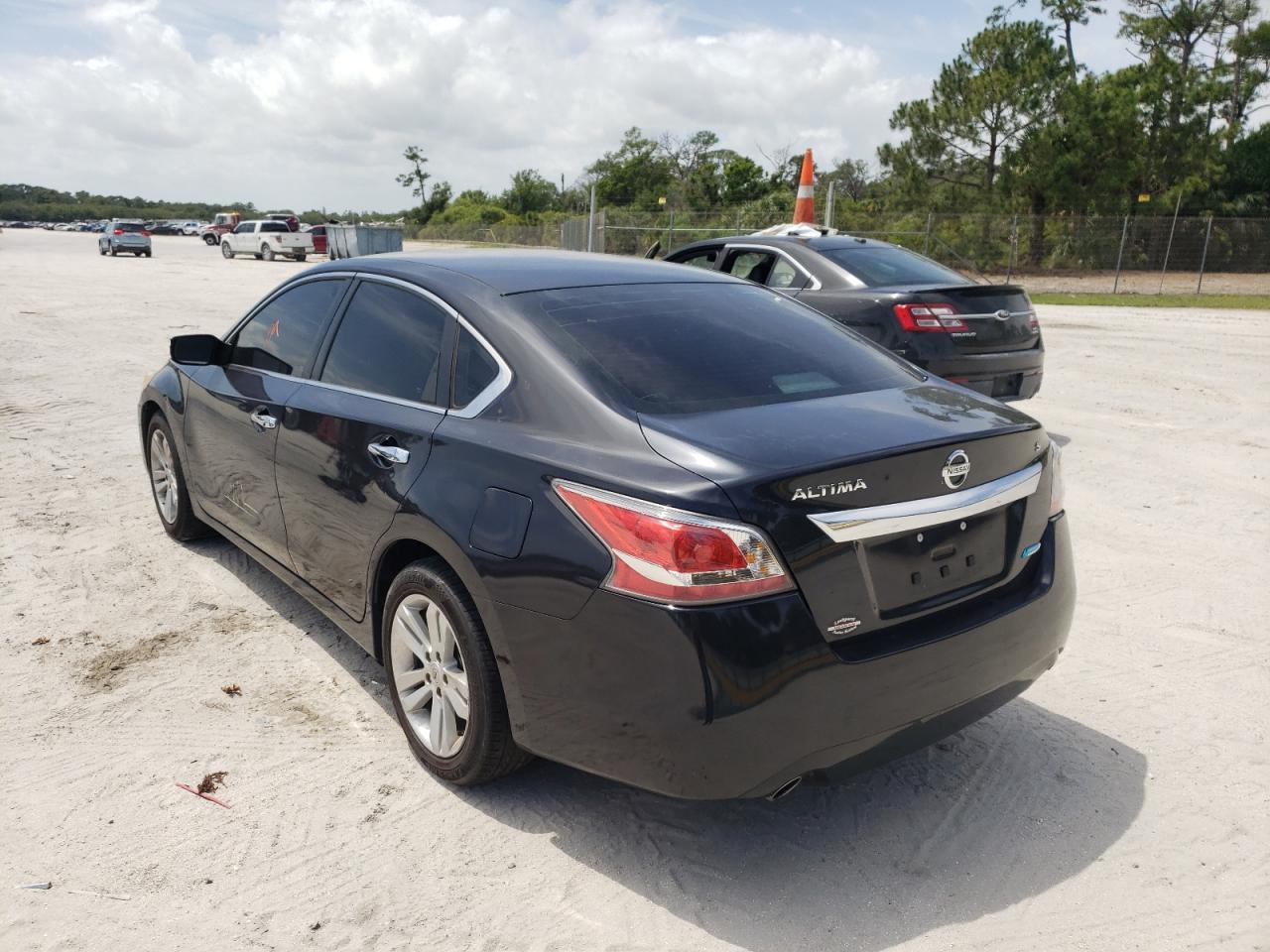 Photo 3 from auction – 2014 NISSAN ALTIMA 2.5 with VIN 1N4AL3AP7EC422156