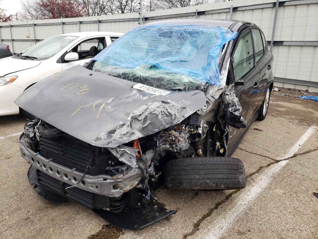 Photo 2 from auction – 2017 FORD C-MAX SE with VIN 1FADP5AU8HL117871
