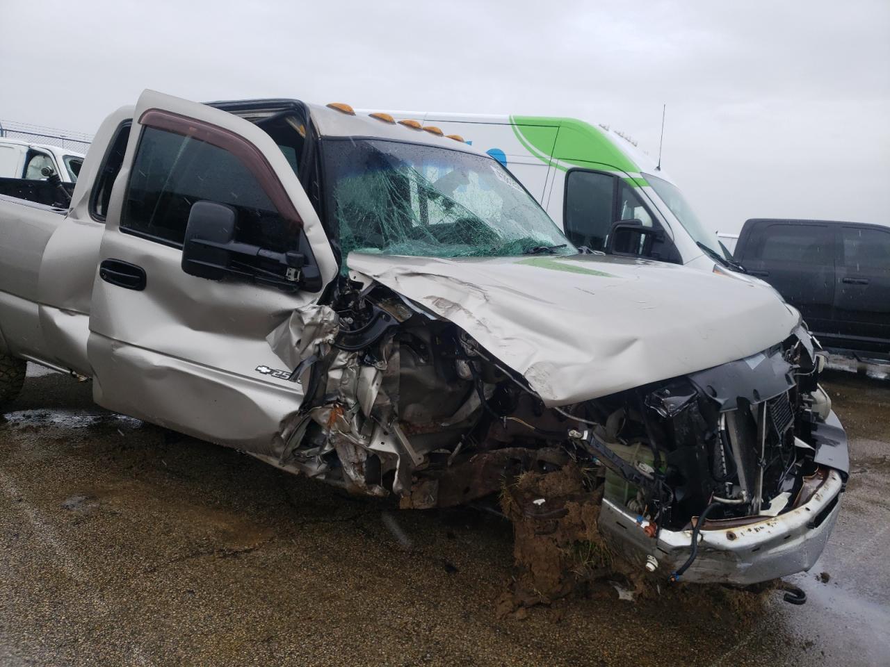Photo 9 from auction – 2001 CHEVROLET SILVERADO with VIN 1GCHK29U41E298992