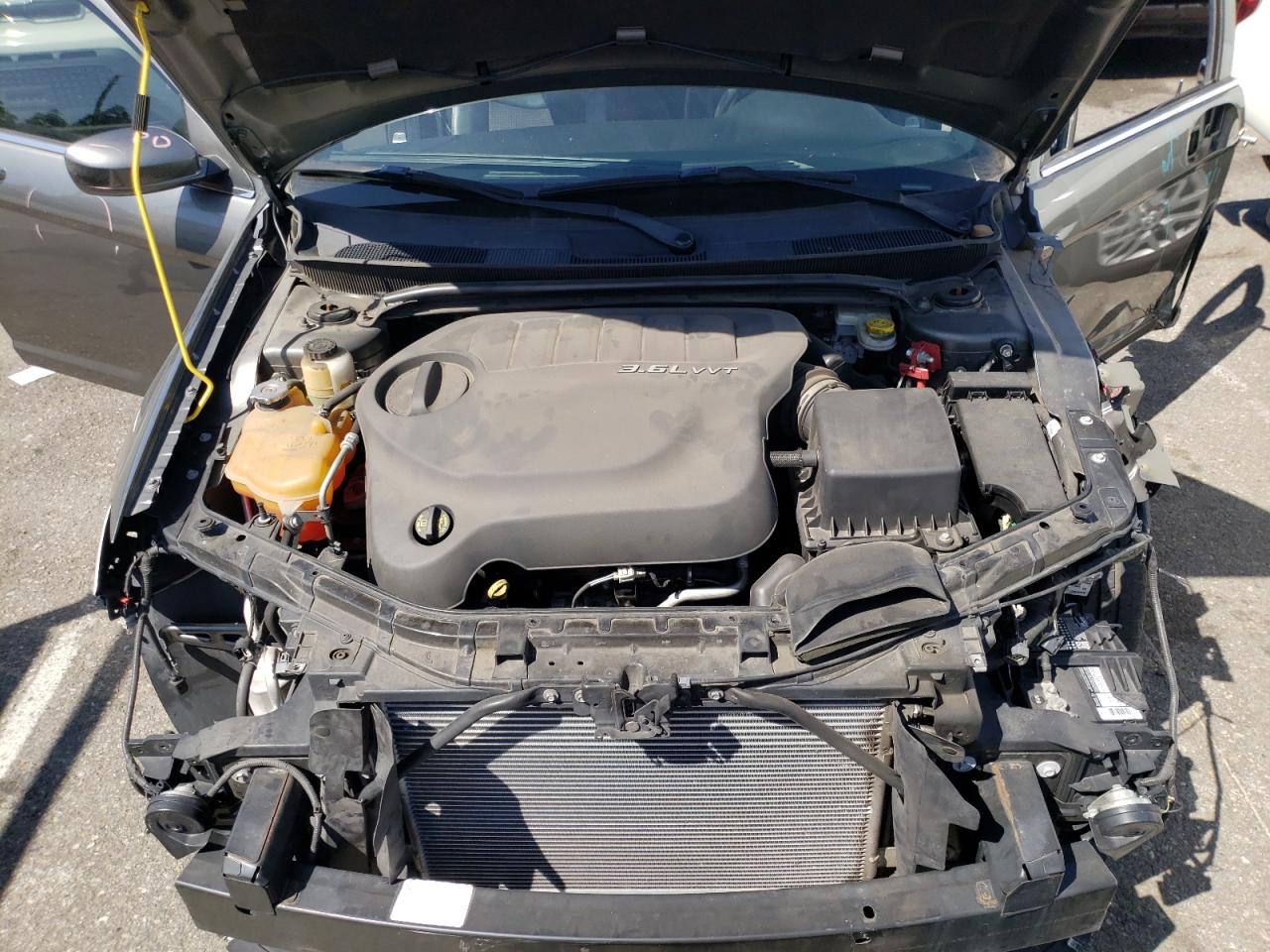 Photo 7 from auction – 2013 CHRYSLER 200 LIMITE with VIN 1C3CCBCG8DN728509