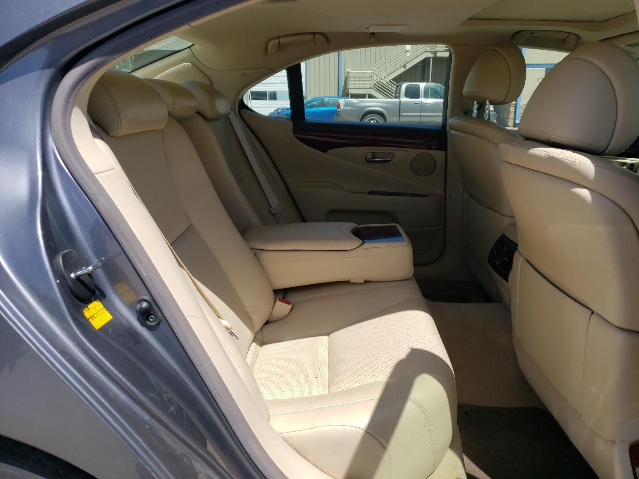 Photo 6 from auction – 2012 LEXUS LS 460 with VIN JTHBL5EF3C5109052