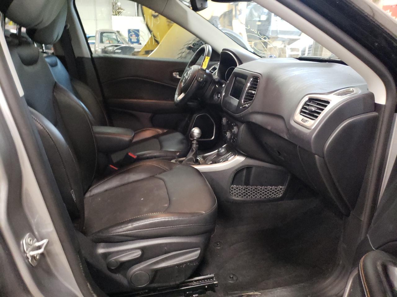Photo 5 from auction – 2019 JEEP COMPASS LA with VIN 3C4NJDBBXKT602063