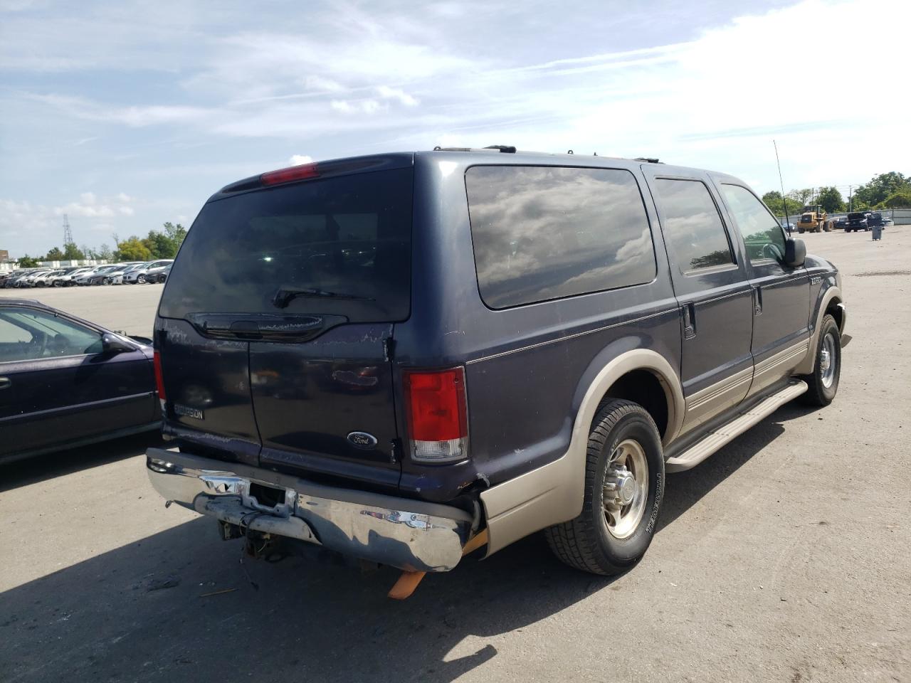 Photo 4 from auction – 2000 FORD EXCURSION with VIN 1FMNU42L2YEB09322