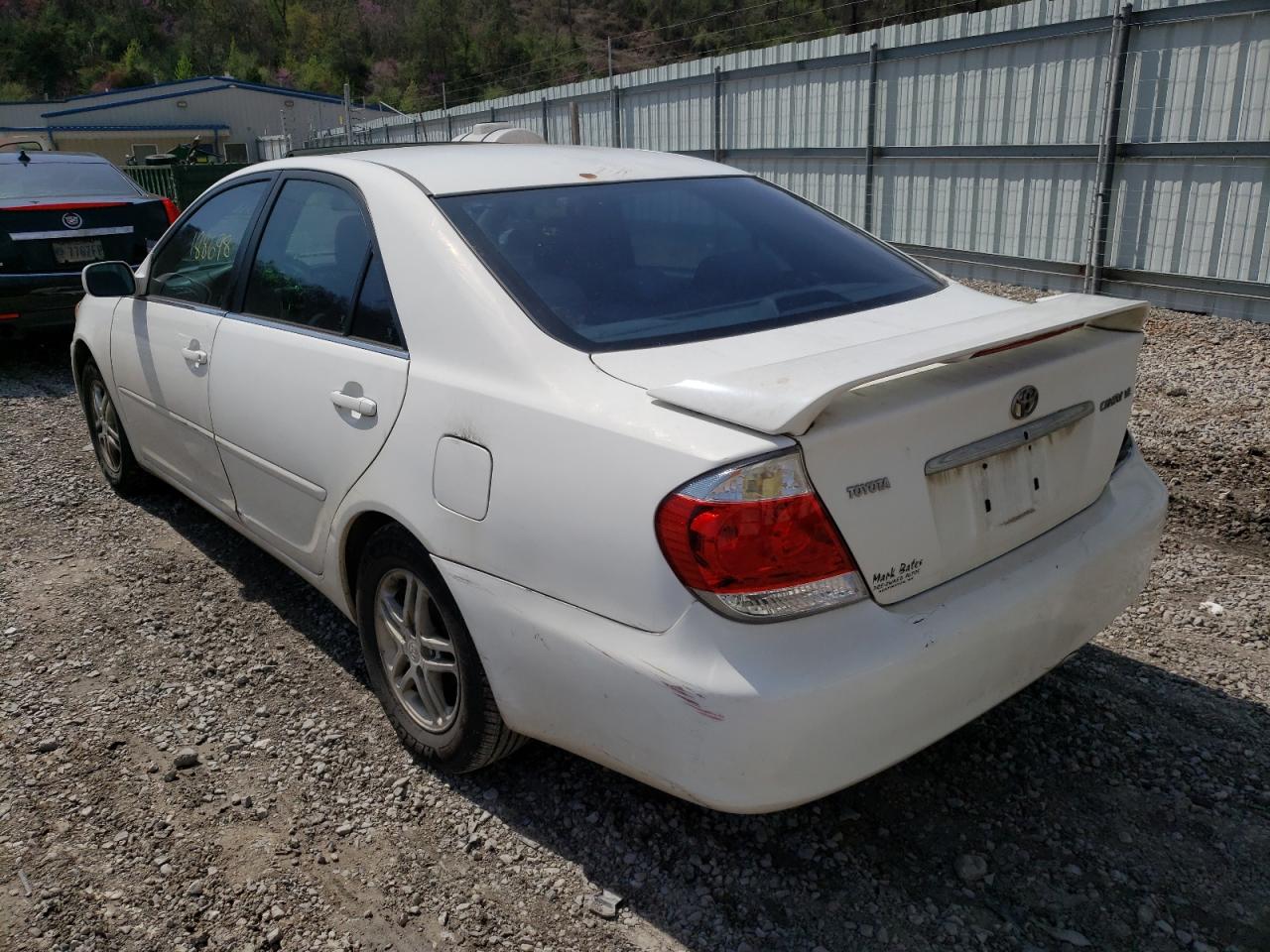 Photo 3 from auction – 2005 TOYOTA CAMRY LE with VIN 4T1BE30K65U403375