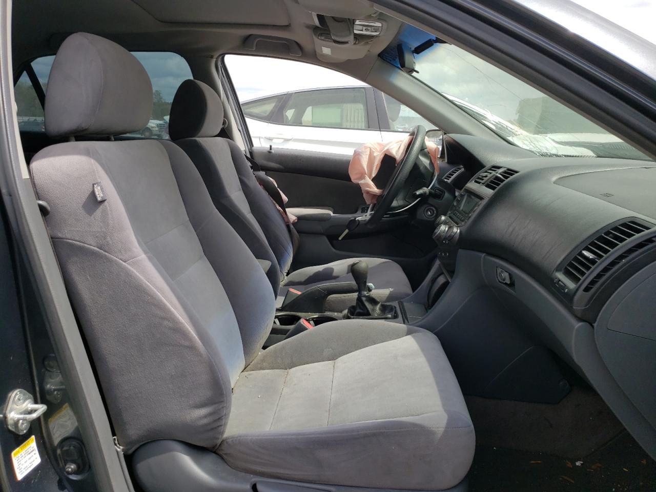 Photo 5 from auction – 2004 HONDA ACCORD EX with VIN JHMCM55614C022703